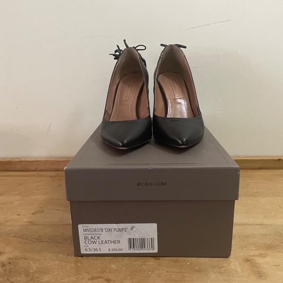 BCBG Pumps - Picture 2 of 12